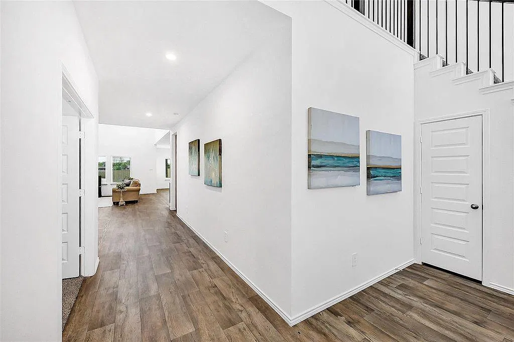 5 bed, 4.0 bath, $3,200 — Photo 4