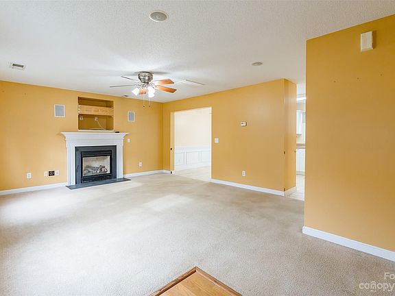 3rd image of 532 Chase Brook Dr