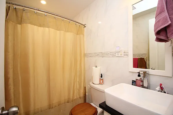 Rented by Nooklyn NYC LLC | media 30