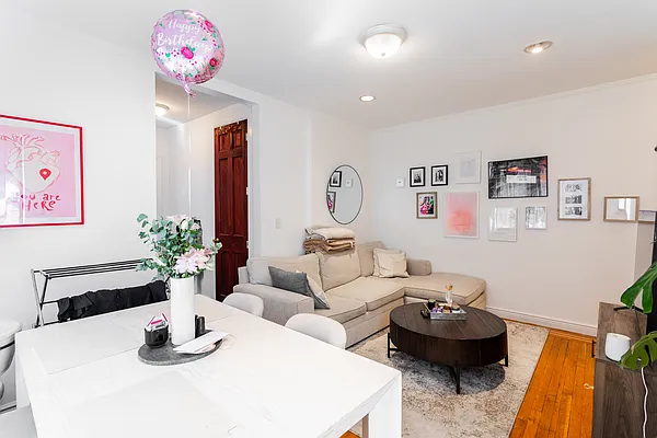 Rented by Bond New York | media 2