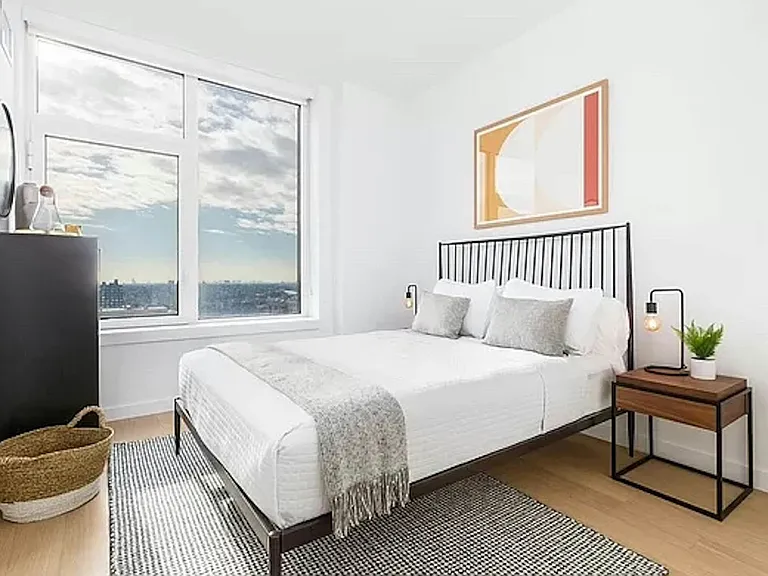 28 Spencer Pl #4D — Photo 5