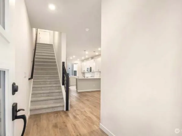 2117 N 148th St Unit C, Seattle, WA 98133