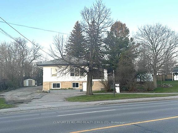 3rd image of 660 William St