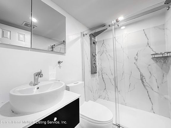 5th image of 110 Hawley Ave