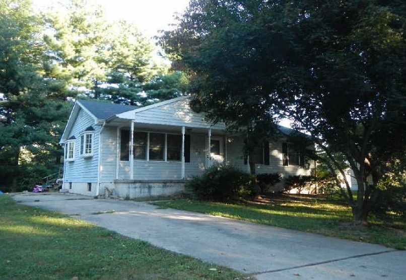 1st image of 103 Lincoln Dr