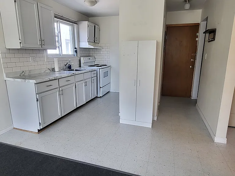265 Macdonnell St #3 — Photo 1