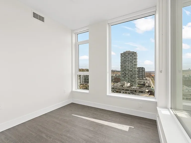3438 Sawmill Cres #1302 — Photo 9