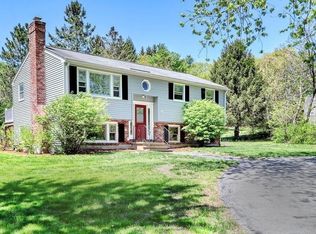 8 Axletree Rd, Tyngsboro, MA 01879