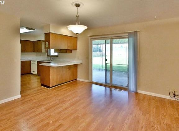 5th image of 247 SE 39th Ave