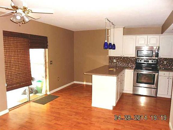 2nd image of 3310 N Lake Dr