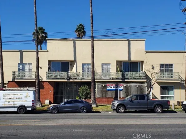 6835 De Soto Ave, Canoga Park, CA 91303