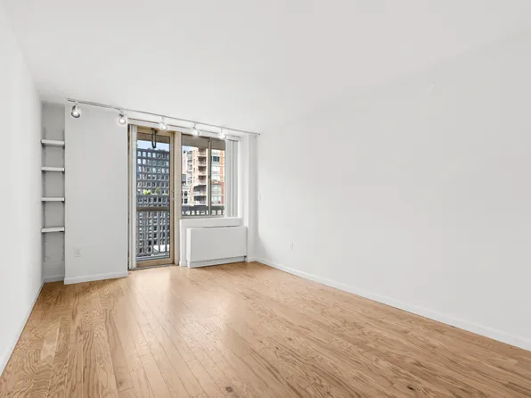 50 Lexington Avenue image 1 of 5