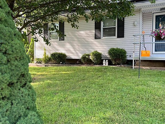 2nd image of 61 Garfield Blvd