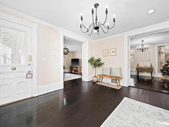 5th image of 214 Woodward Ave