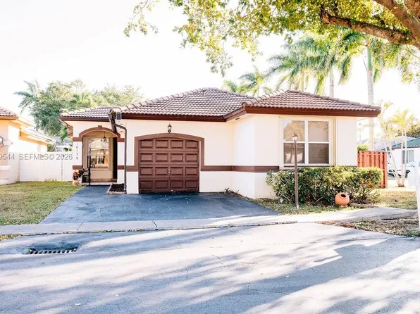 16158 SW 68th Ter, Miami, FL 33193