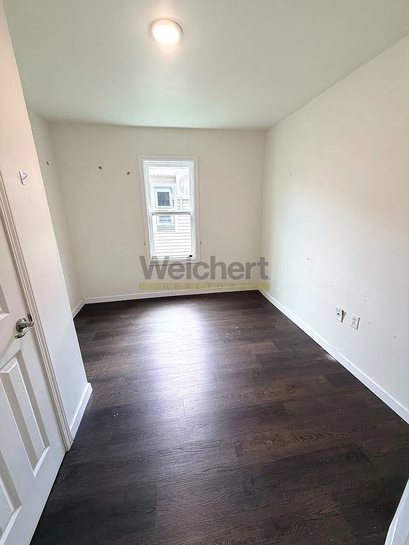 Corning Apartments — Photo 3