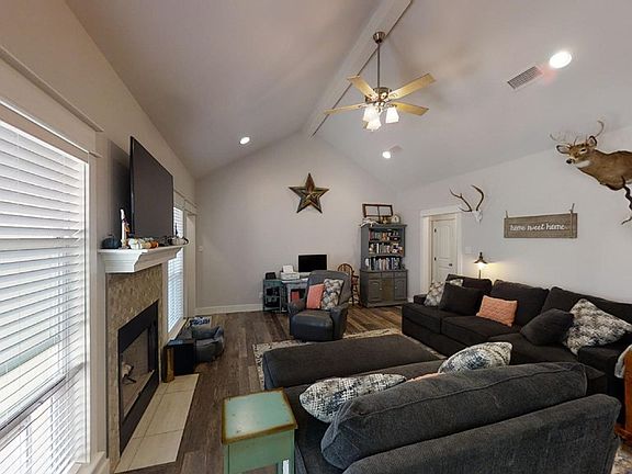 4th image of 2513 Selman Dr