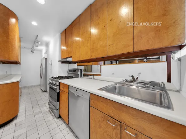 17 West 54th Street image 7 of 10