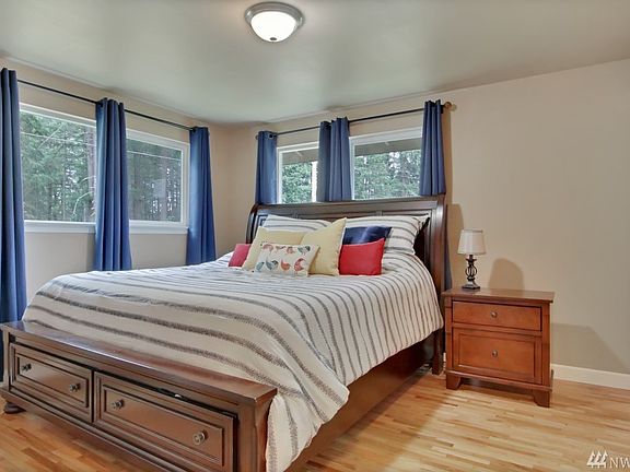5th image of 3122 156th St E