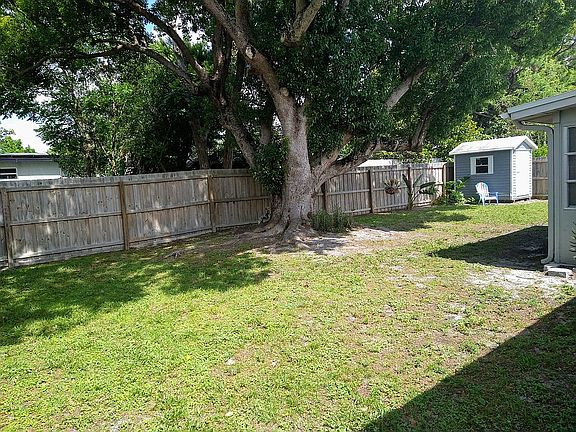 4th image of 1580 Providence Blvd