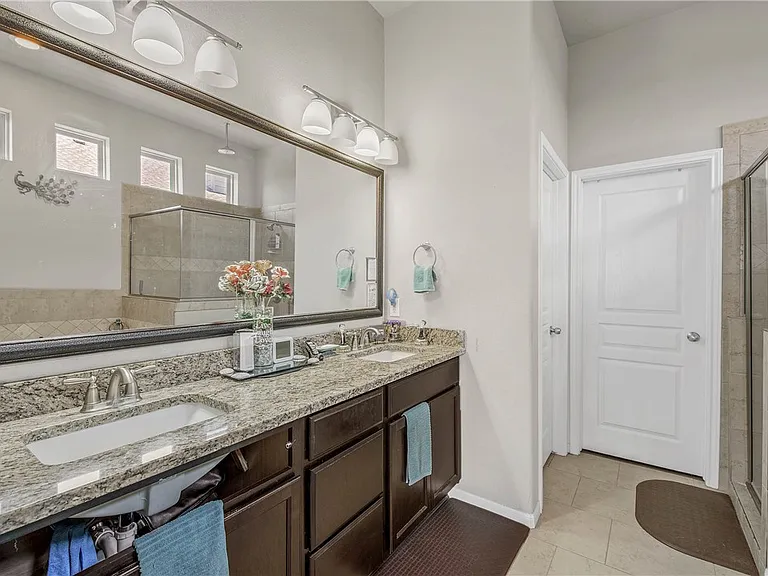 2527 Warkworth Ln — Photo 15
