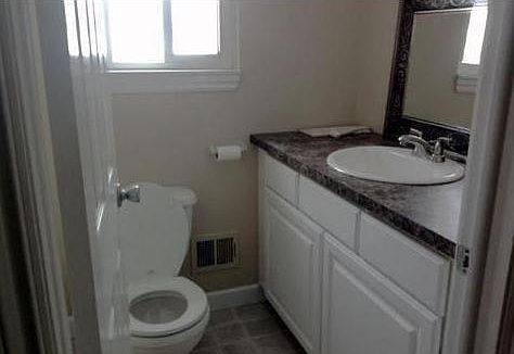 Full Bath - upstairs