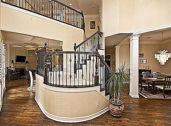 2nd image of 5900 Willowross Way