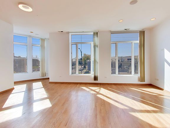 2nd image of 1700 W Cermak Rd APT 2F