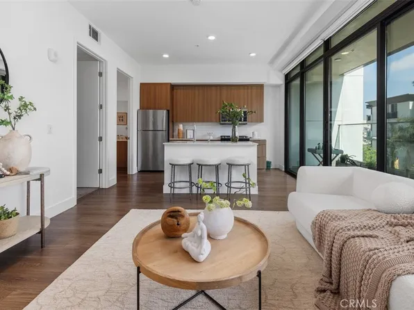 709 E Walnut St #315, Pasadena, CA 91101