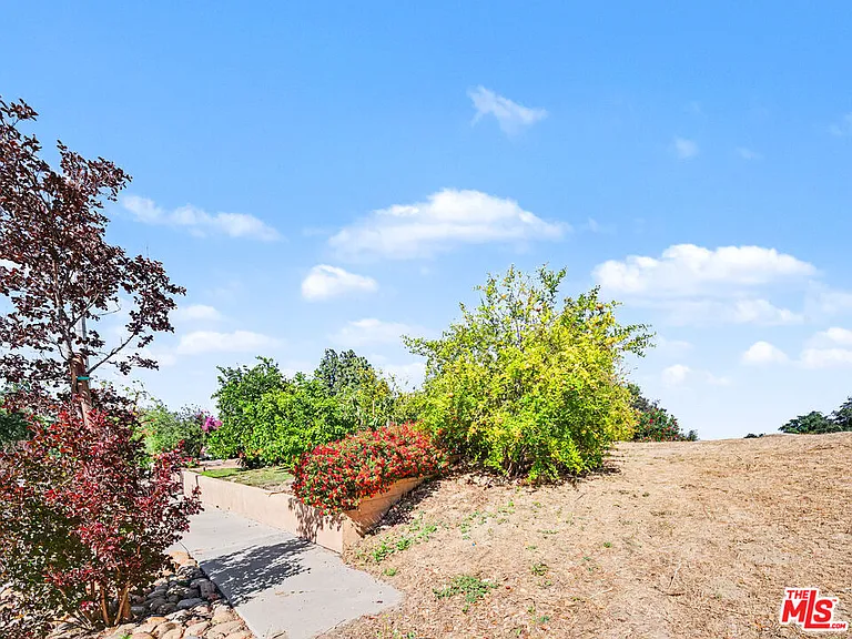 3106 Voltaire Dr — Photo 36