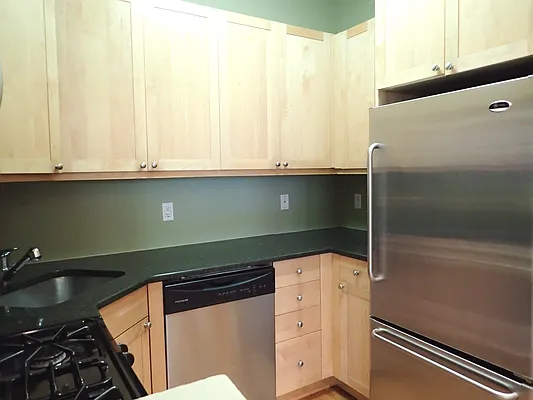 Rented by Brooklyn Heights Real Estate Inc | media 9