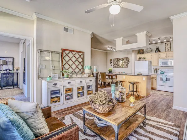 Cypress Lake at Stonebriar Apartments