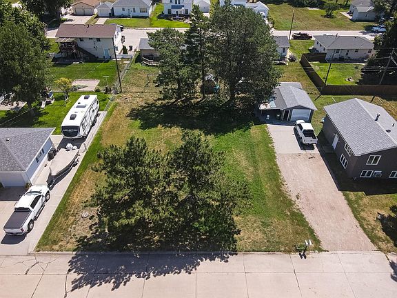 4th image of 3200 Mueller Dr