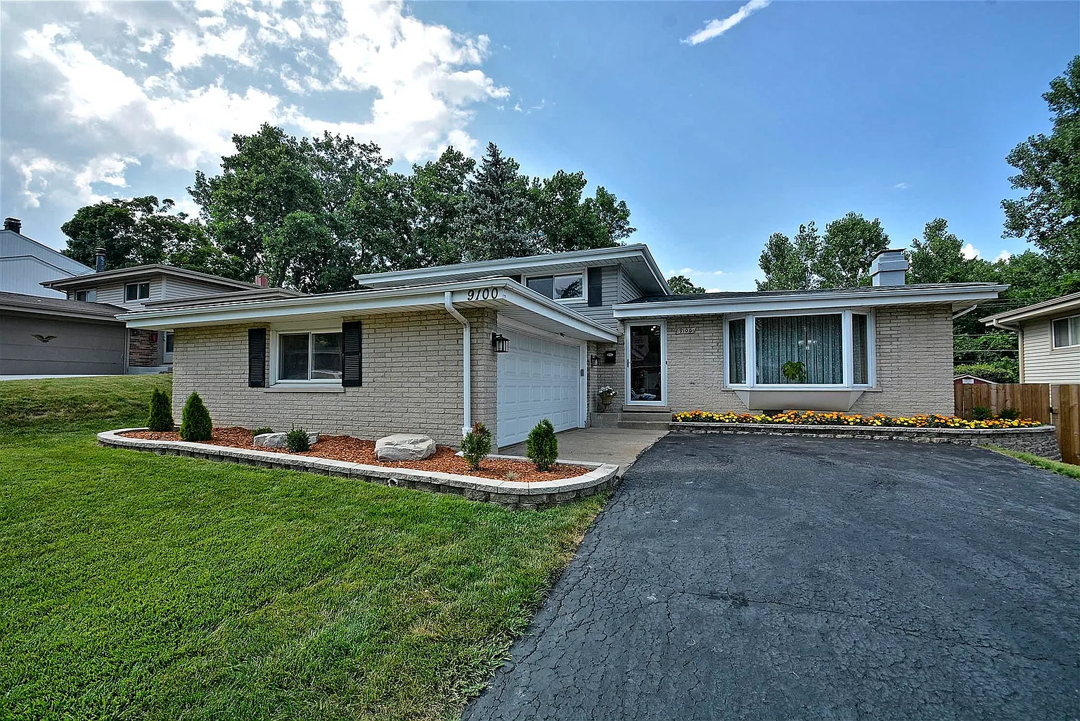 9100 Shady Dr photo 1