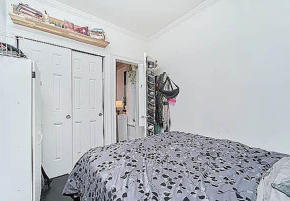 5th image of 318 E 6th St APT 8