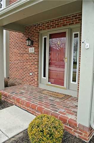 2nd image of 210 N Ridge Dr