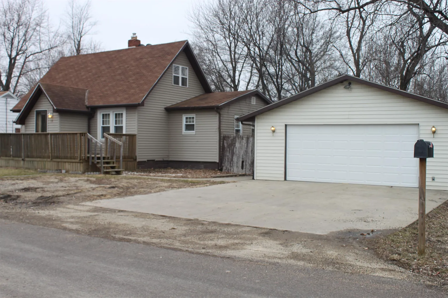 113 Holland Ct photo 1