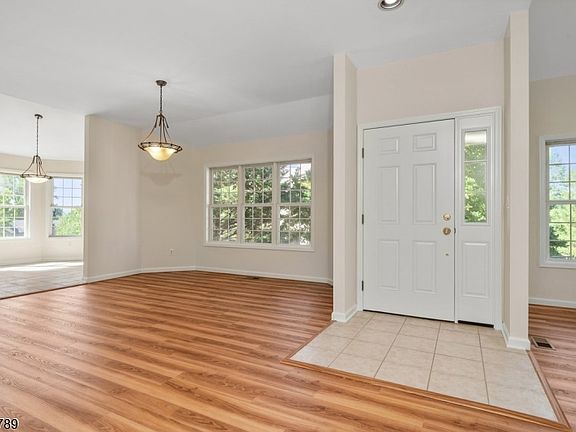 3rd image of 32 Havenhill Rd