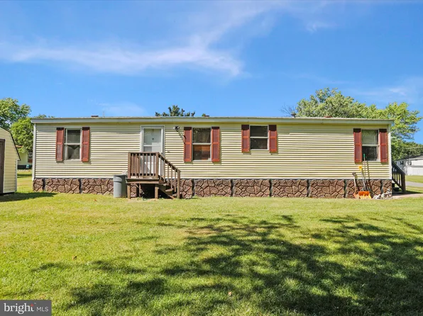 68 Utica Ct, Martinsburg, WV 25405