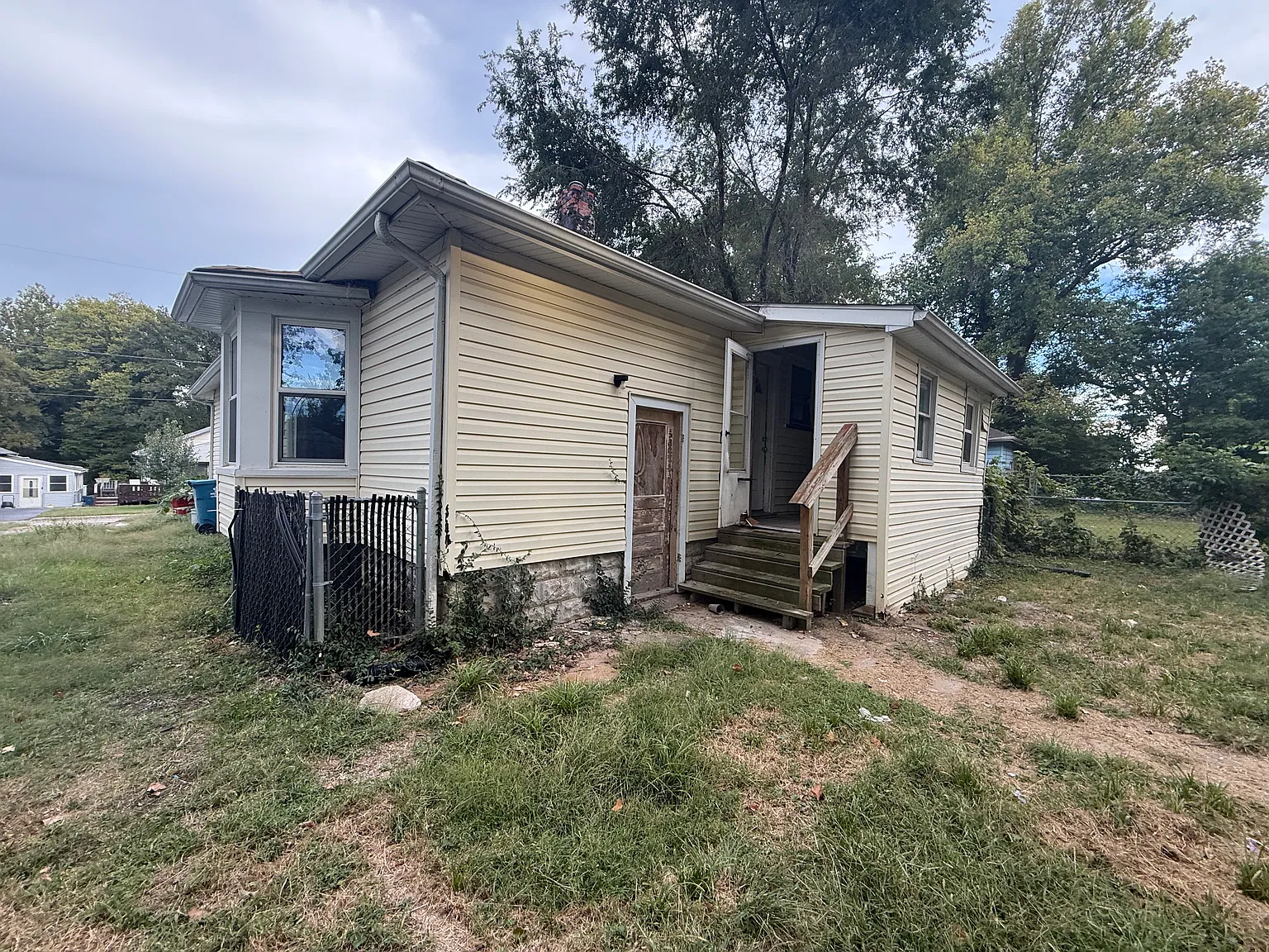 2 bed, 1121 sqft, $985 — Photo 2