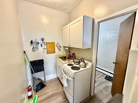 2nd image of 40 Anderson St APT 9