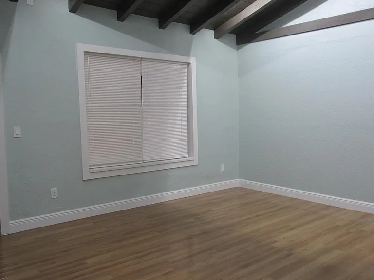 4283 Cocoanut Rd — Photo 3
