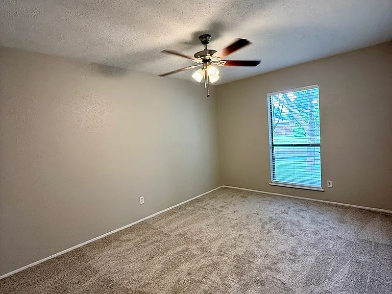 435 Clear Creek Ln — Photo 12