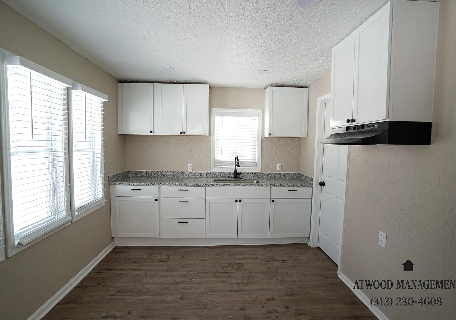 Fully Renovated 2-Bedroom Home Move-In Ready for You! — Photo 3