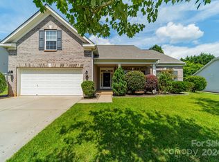 232 Golden Valley Dr, Mooresville, NC 28115