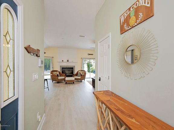 3rd image of 619 11th Ave S