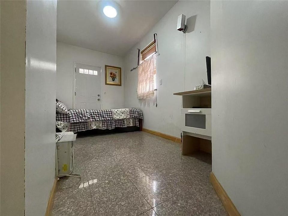 ちんた⟡.· 767 49th St, Brooklyn, NY 11220 | Zillow