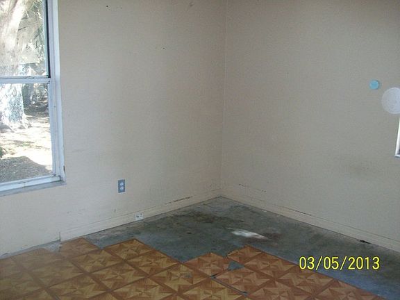 5th image of 613 6th Avenue Cir
