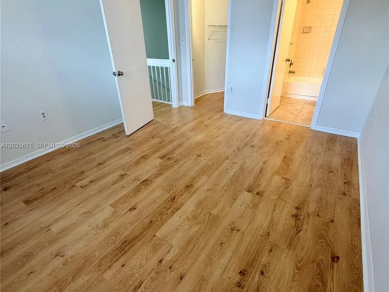19216 Glenmoor Dr #19216 — Photo 37