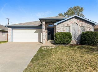 10408 Morning Dew St, Fort Worth, TX 76108